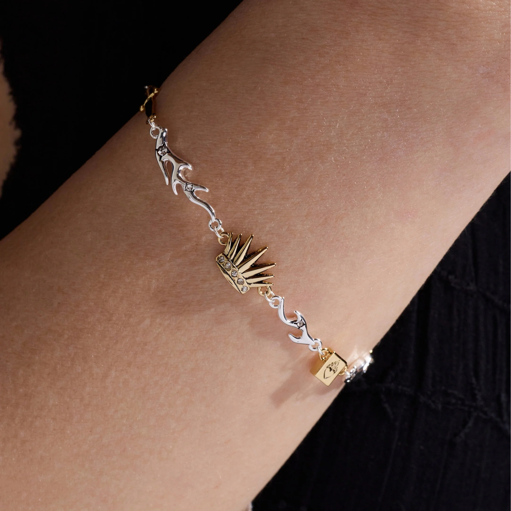 Court of Thorns and Roses Nesta Archeron Linear Bracelet
