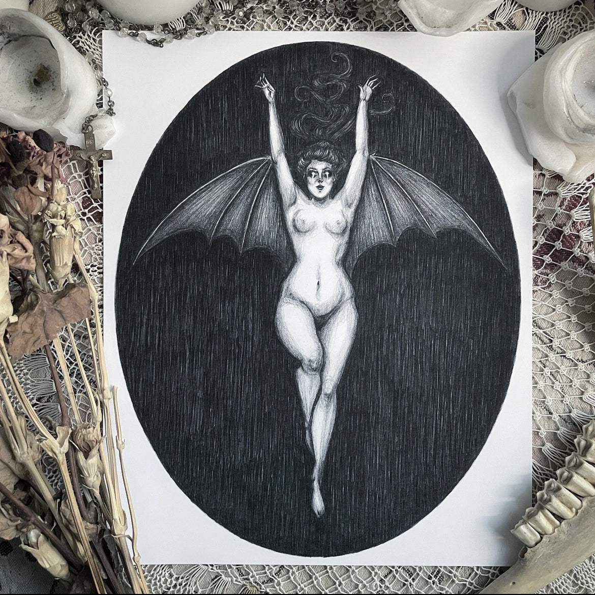 Caitlin McCarthy - La Femme Chauve-Souris (The Bat Woman)