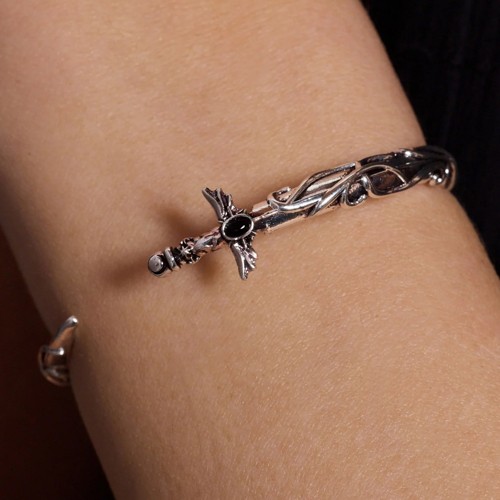 A Court of Thorns and Roses Illyrian Sword Cuff Bracelet - Alex + Ani