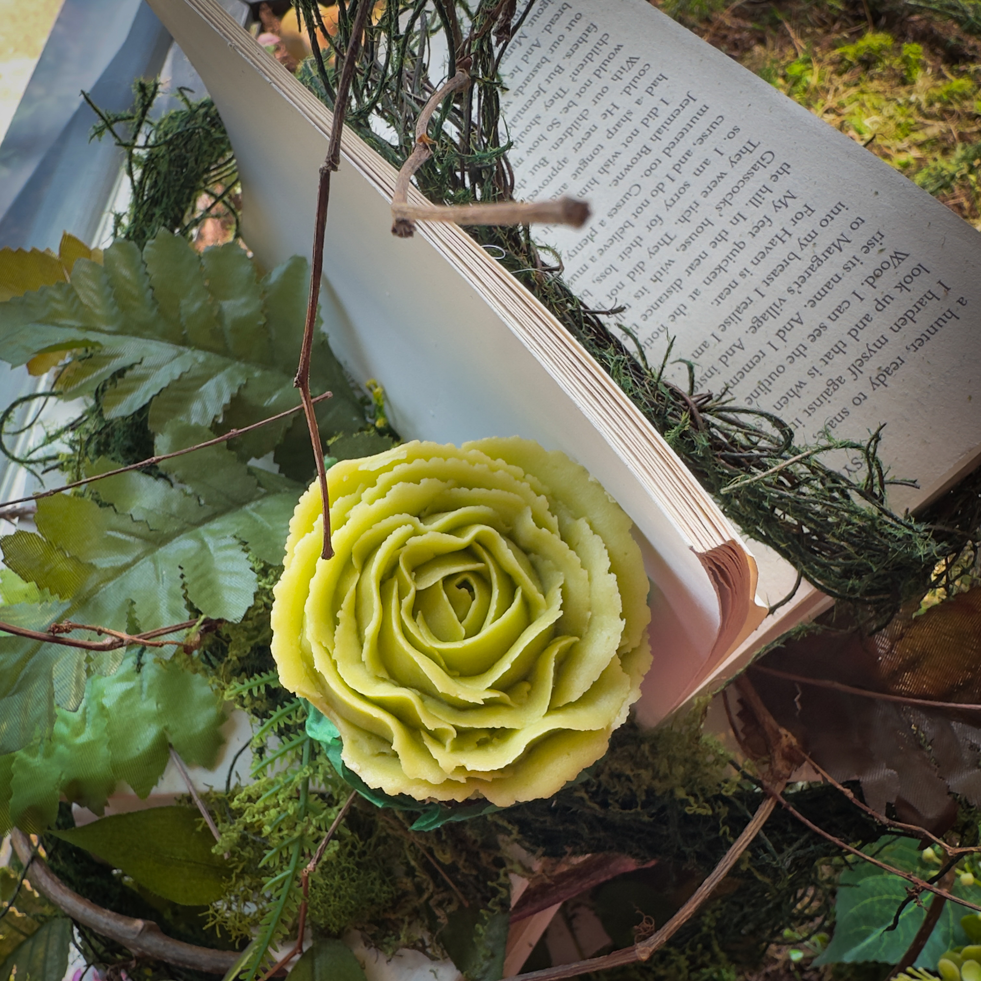 Buttercream & Botanicals: The Victorian Language of Flowers with Shawna Horgan