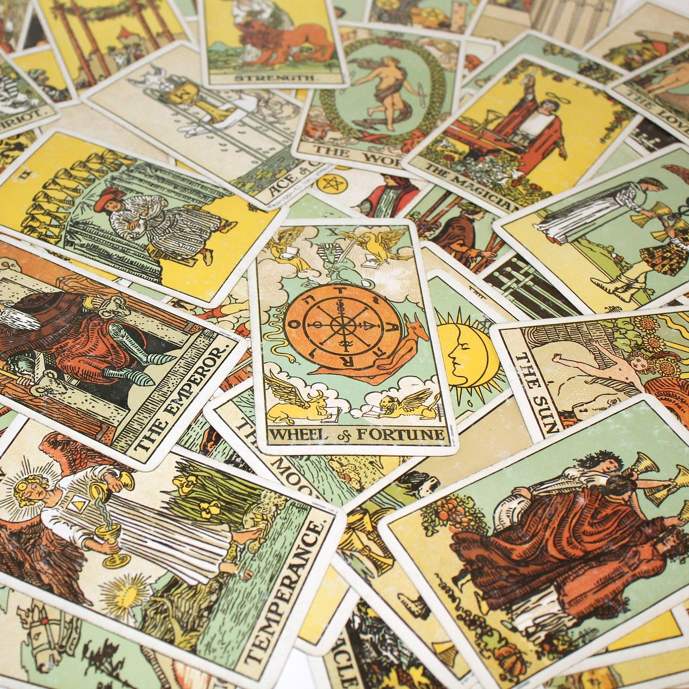 The Art of Tarot: An Introduction to Tarot Reading with Liz Worth