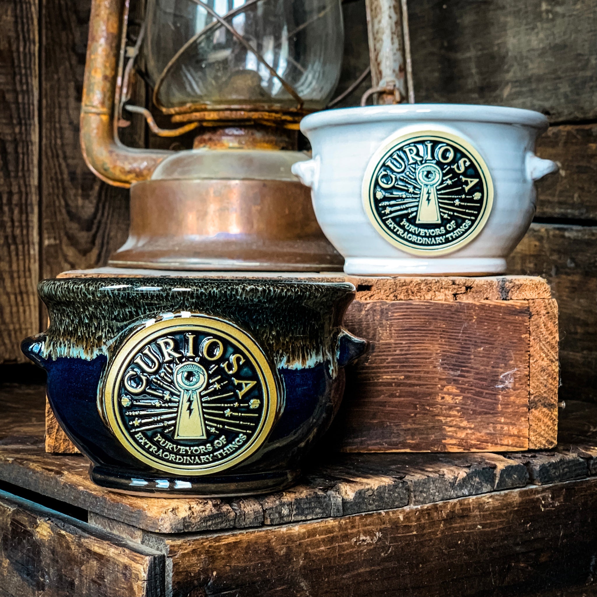 Curiosa Stone White Mini Cauldron Bowl